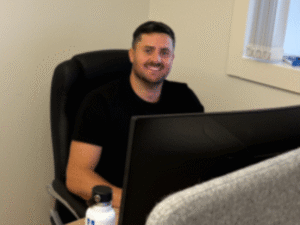 Bram aan Boord: Onze Nieuwe Junior Business Coördinator stelt zich voor: